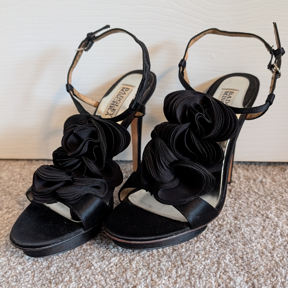 Badgley Mischka Black T-strap Heel with Ruffle, 7.5M